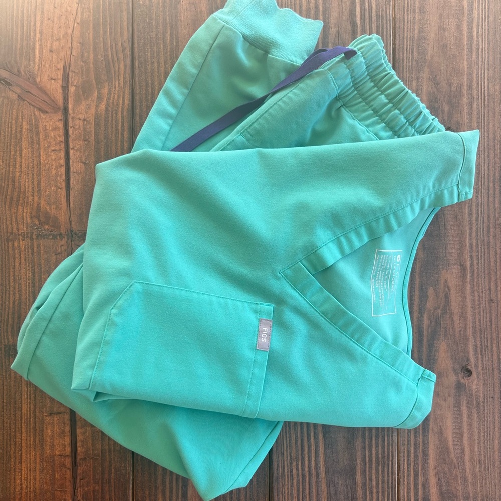 Figs Surgical Green limited edition SET
